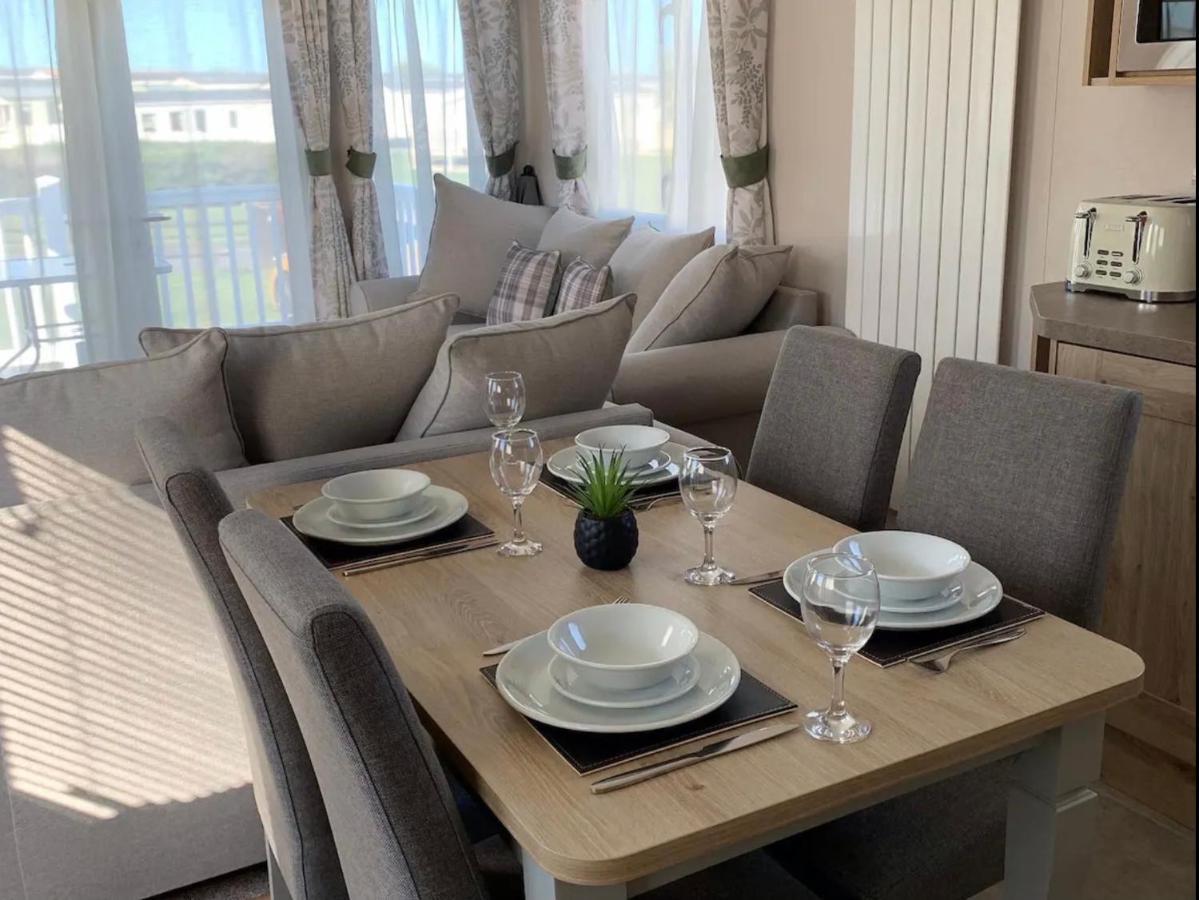 Sea La Vie Villa Cayton Eksteriør billede